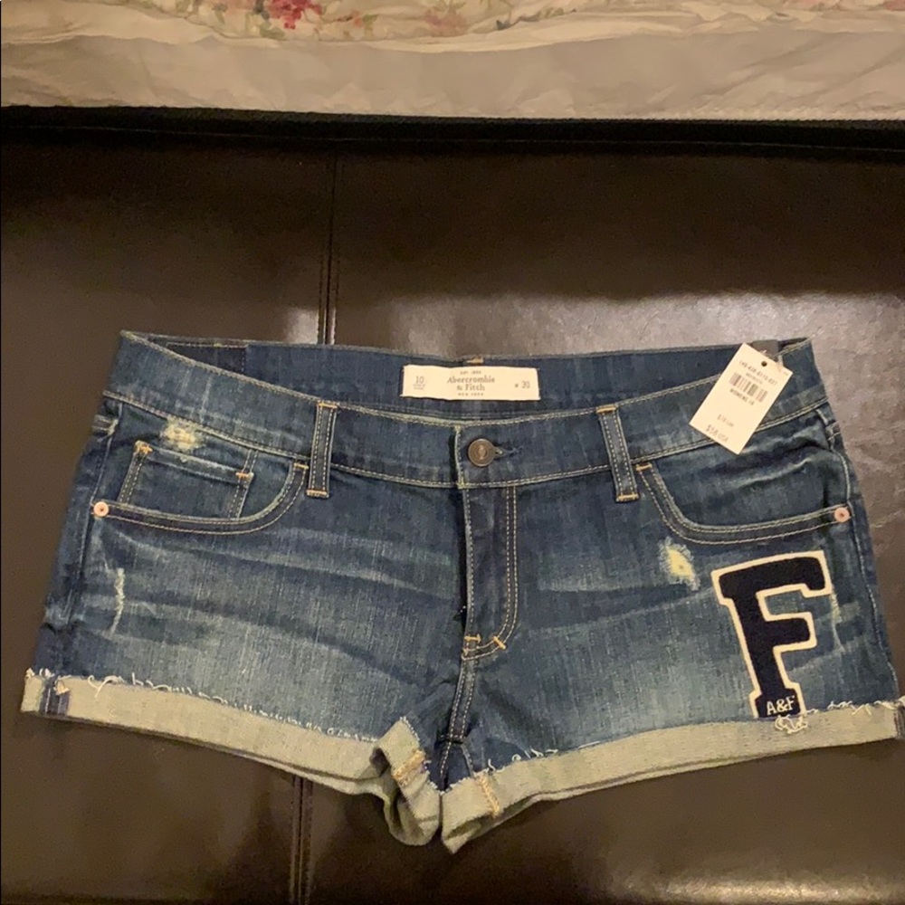 Abercrombie & Fitch dark blue shorts
